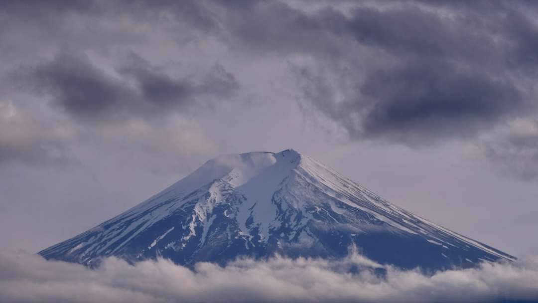 Mount Fuji in spring is full of charm.
