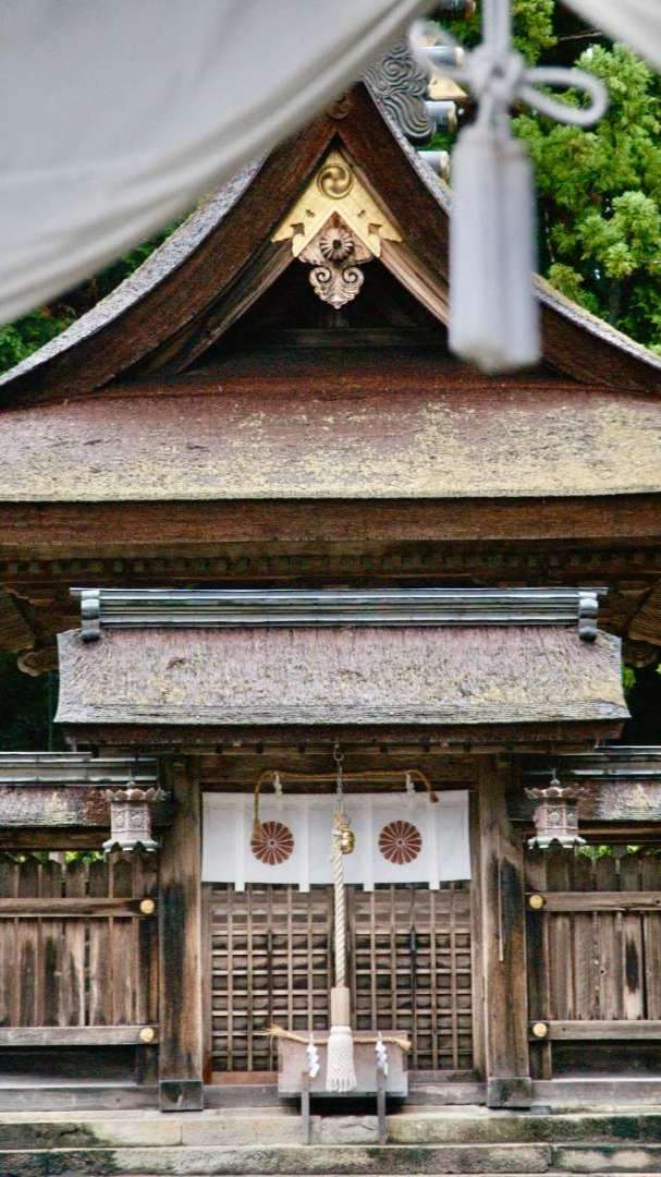 全国的上被称为“熊野神社”的总本宫是熊野三山。
在这三座山中，最具古典气息的莫过于圣地熊野本宫大社。